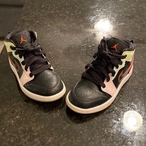Size 11 C  Nike air Jordan girls